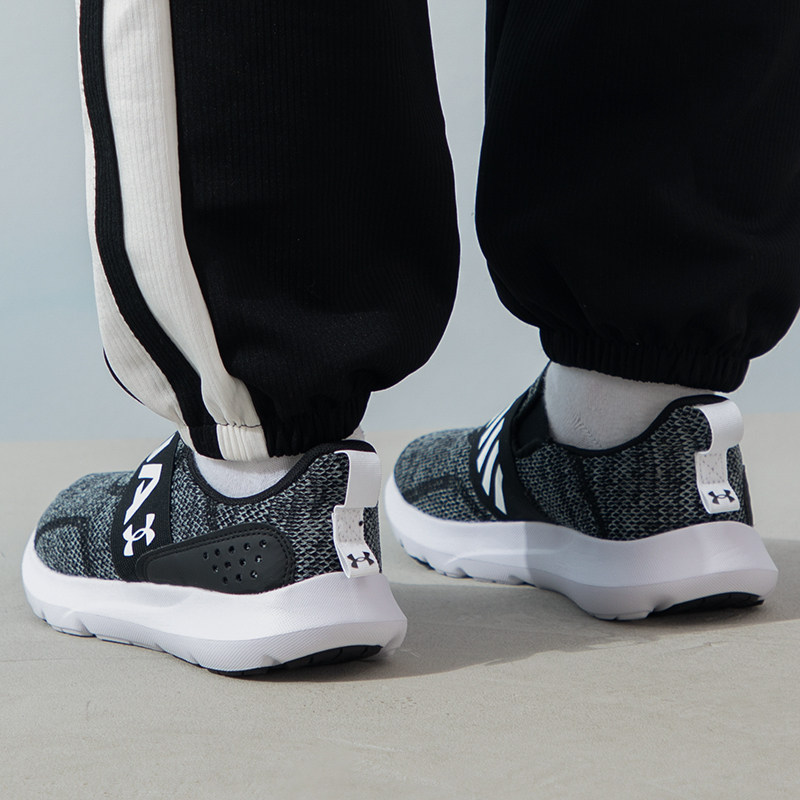 2026 언더아머 3026507 001 여성용 러닝화  - Knit Fabric Lace Up Sneakers 리뷰 및 가격